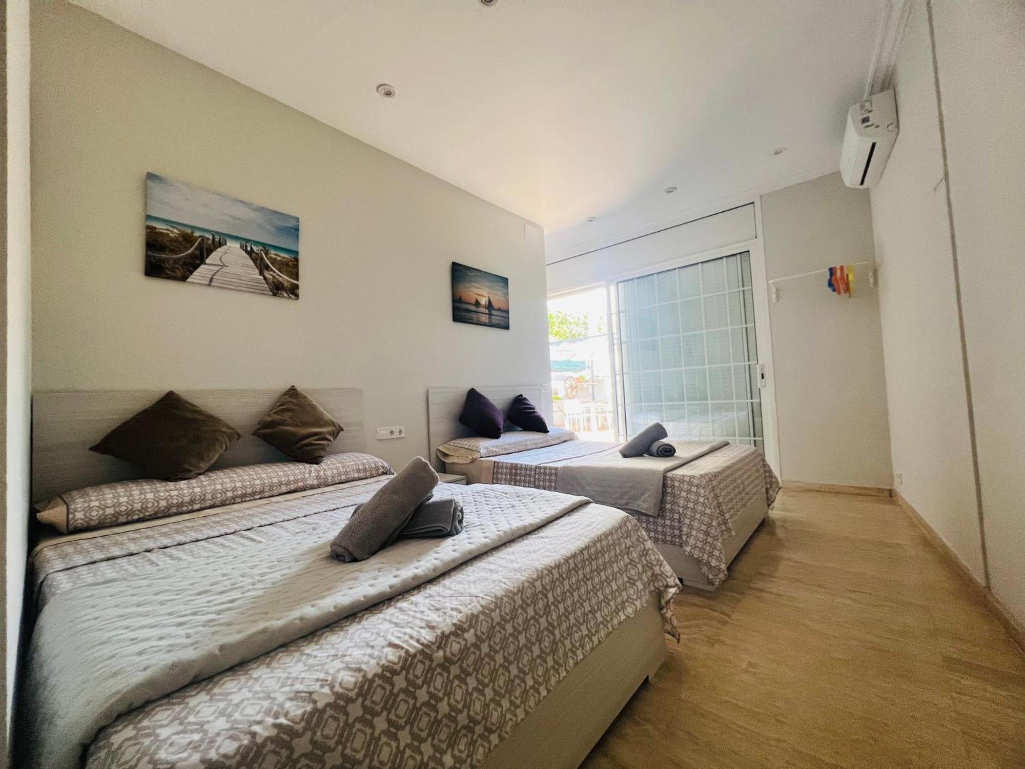 Apartamentos Playa Бадалона Экстерьер фото